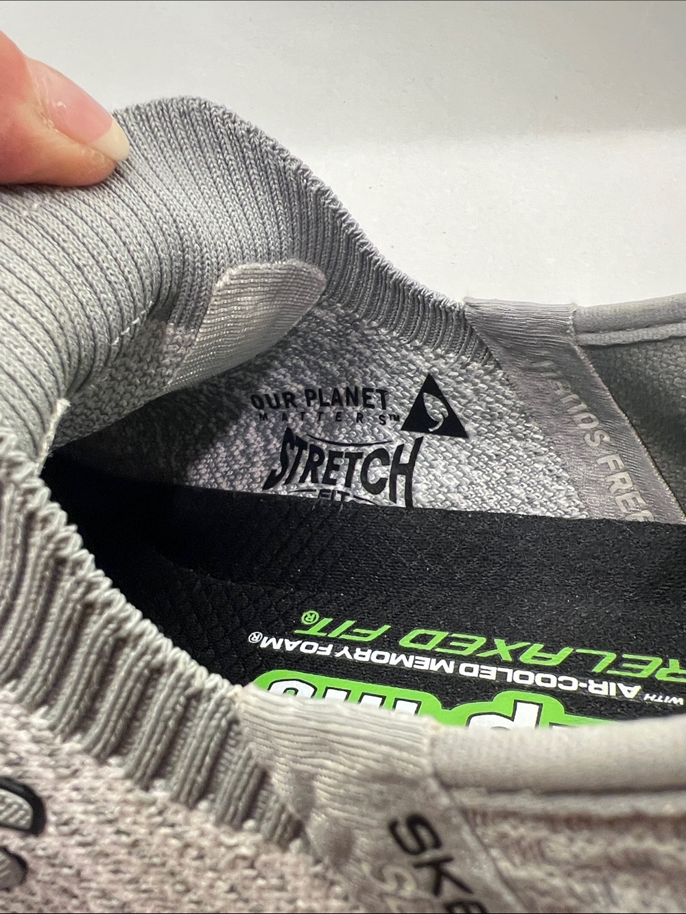 Sketcher’s Men's Slip-ins®: Relaxed Fit® Edgeride Raygo Sneakers - Picture 6 of 9